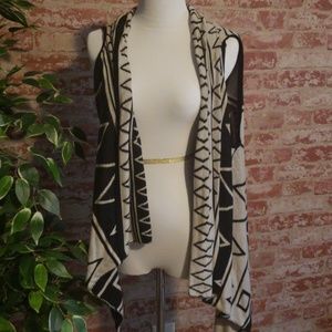 Geometric Sleeveless Cardigan